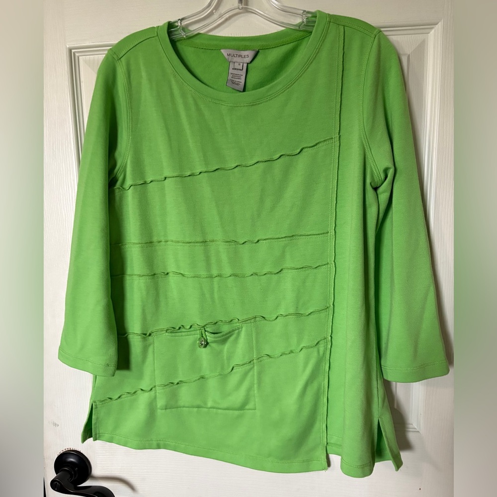 Multiples Green 3/4 Sleeve Shirt.   Size Small